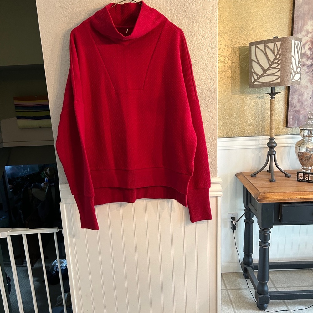 Women's Red Sweater L/XL soft only worn once great condition. Super soft